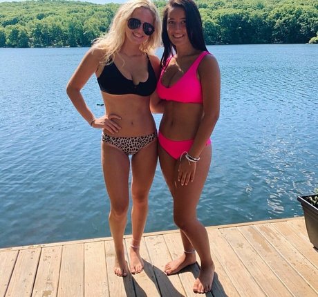 Ashley Hackel エロティックなスター 写真