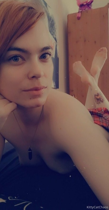 naughtylittlekitten93 アダルトスター 写真