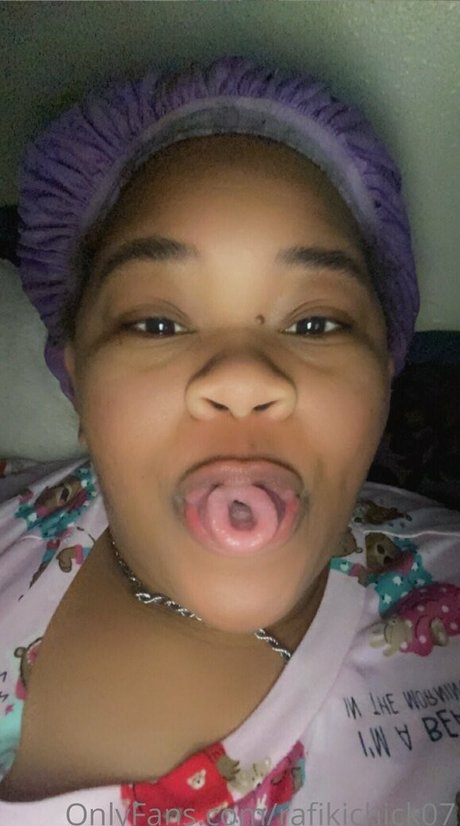 rafikichick07 スター ヌード アーカイブ