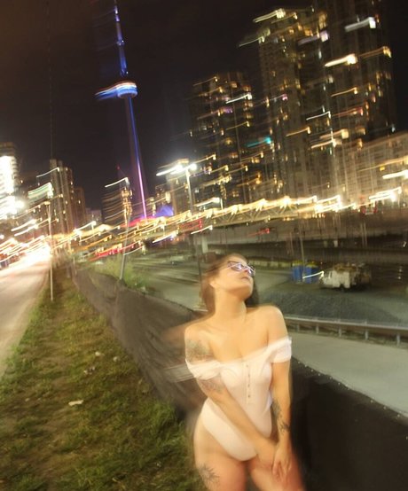 SarahCJB かわいいモデル 画像