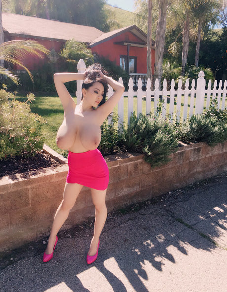 ニューハーフのオナニーオンリーファンズ ホットポルノ 写真