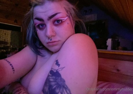 emmyhulder ポルノモデル 写真