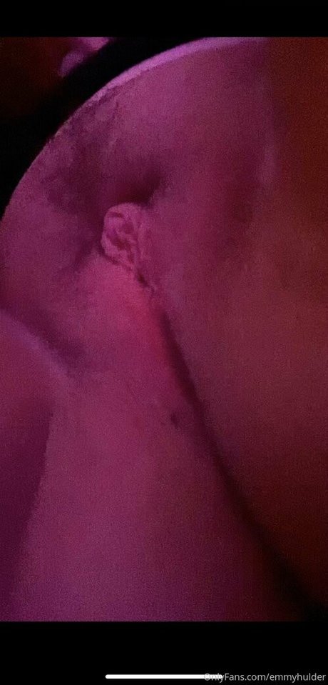 emmyhulder セックスモデル 画像