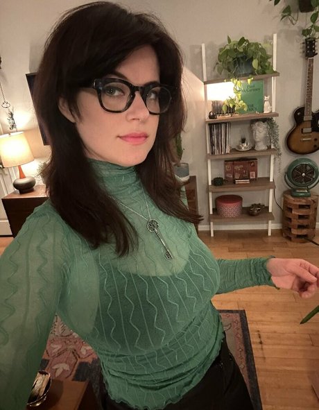 Allie Goertz ヌードモデル 写真