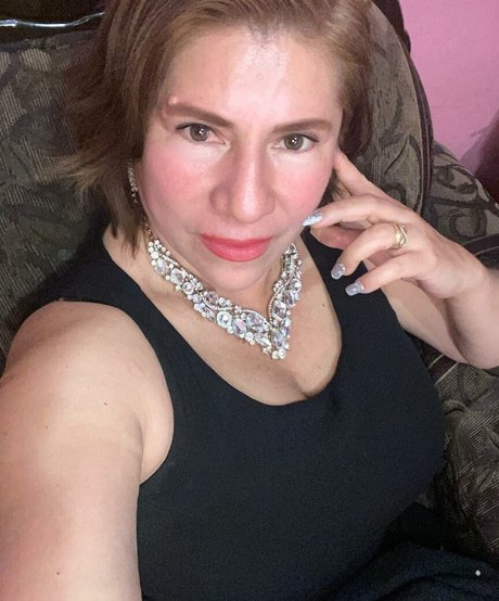 トラック運転手 オンリーファンズ アートヌード 画像