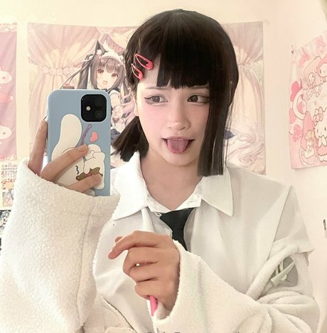 ティックトックスター オンリーファンズ 無料 写真