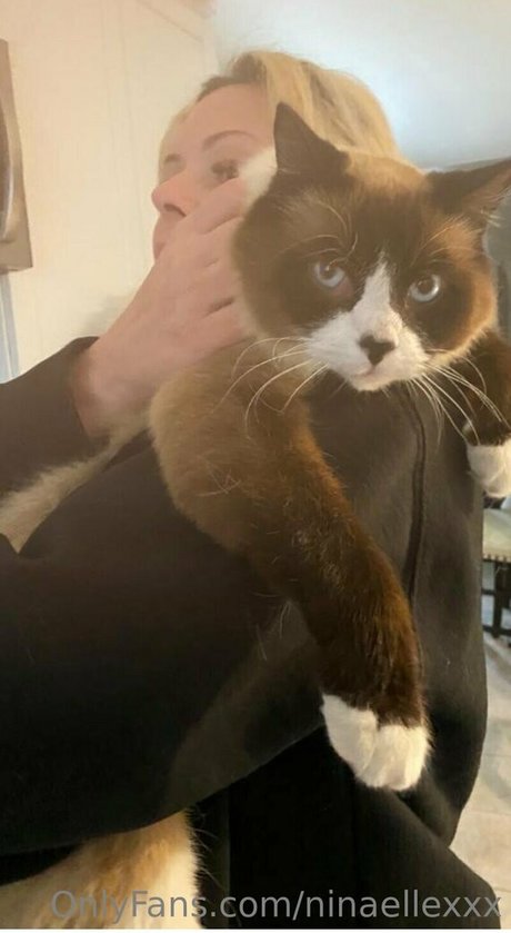 足 熟女 オンリーファンズ えろ 画像