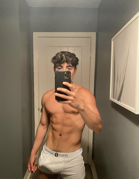 足の動画 オンリーファンズ ホットポルノ 写真