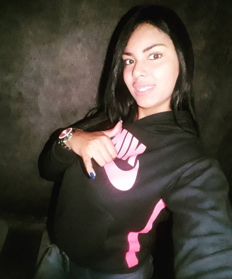 アラブ人妻オンリーファンズ セクシー裸 画像