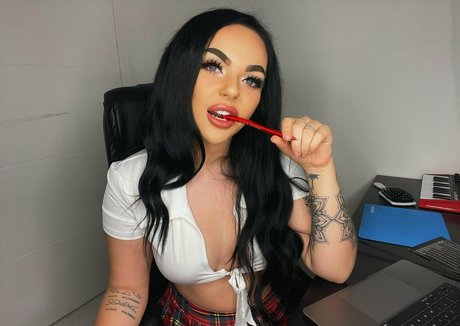 曲線美のxxx オンリーファンズ ホットポルノ 写真