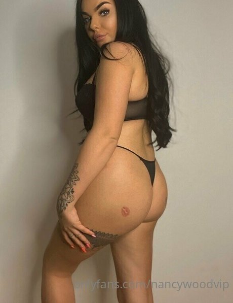 スペードのクイーン オンリーファンズ ポルノ ギャラリー