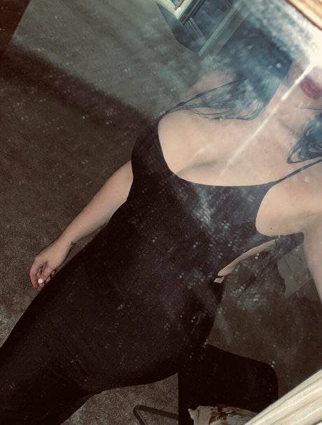 ティックトックスター オンリーファンズ セクシーxxx 画像