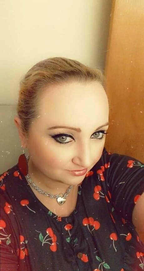 naughty kitten84 HDモデル 写真