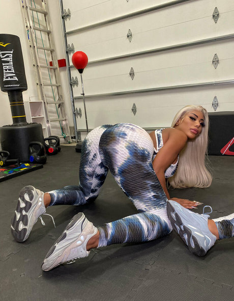 ラテン系レズビアンオンリーファンズ HD 写真