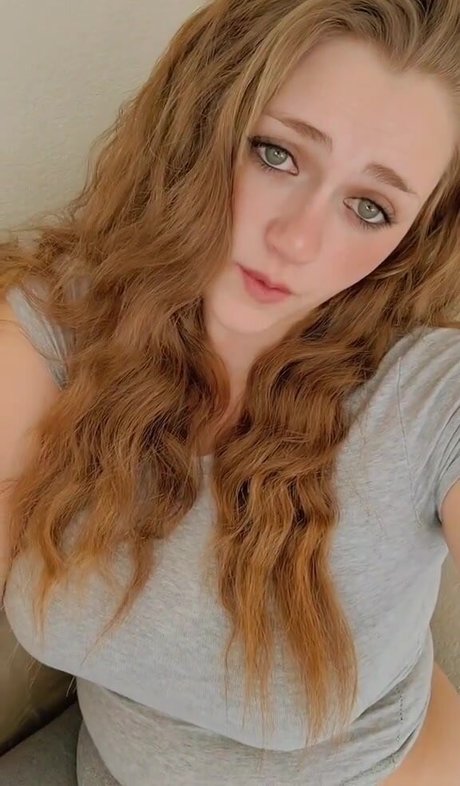 Ivory Ray ポルノモデル 画像