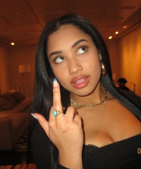 最もホットなティーンオンリーファン 無料セックス 写真