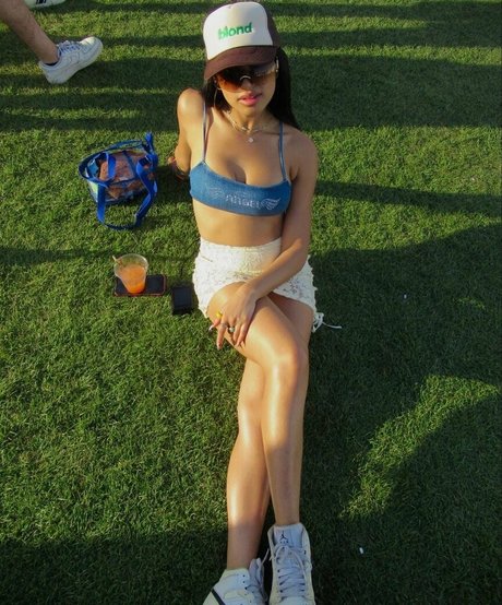 太った足のオンリーファンズ 裸 写真