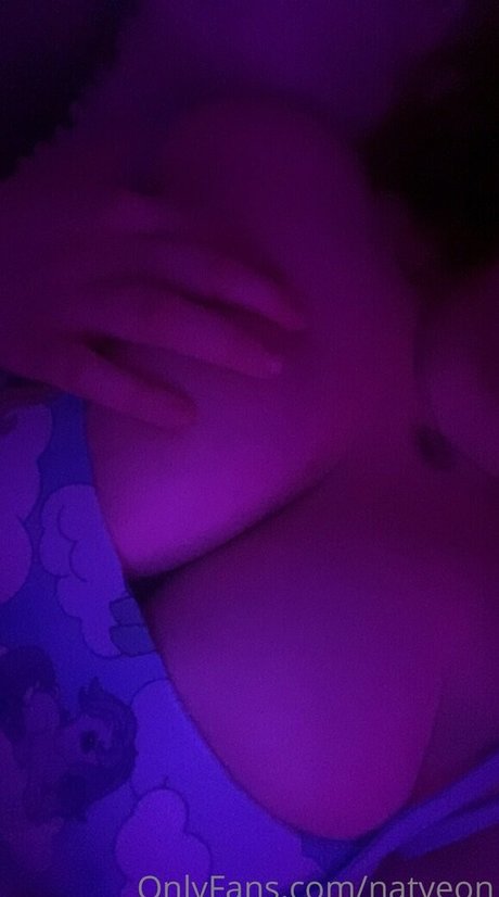 Natveon アダルト女優 写真