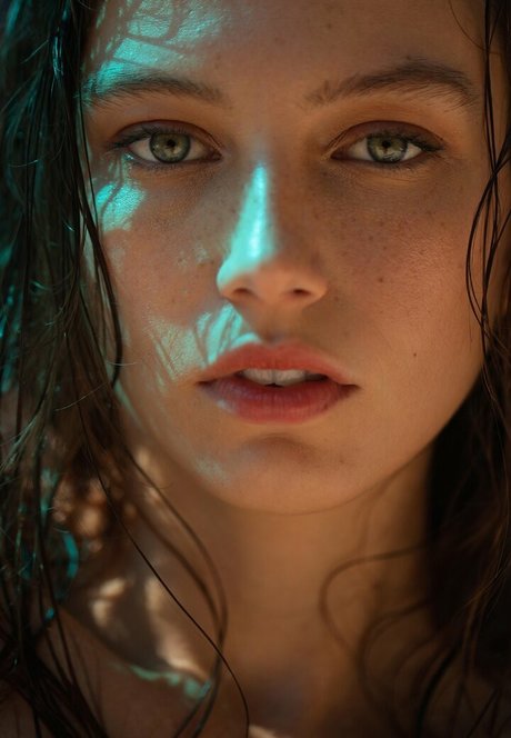 ぽっちゃりブロンドのオンリーファンズ 美しいポルノ 画像