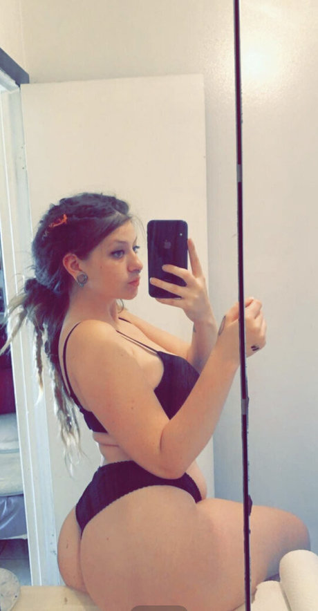 教室オンリーファン エロチック 写真