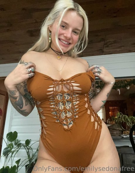 日本の熟女オンリーファンズ ポルノ 写真