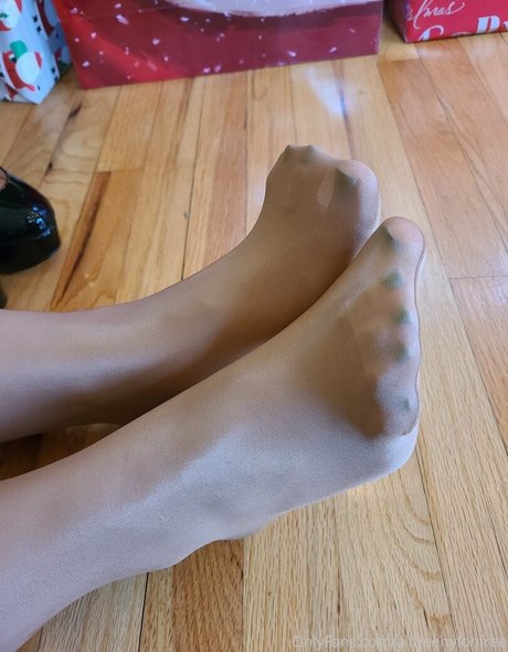 aimeenylonfree ヌードのポルノスター 画像