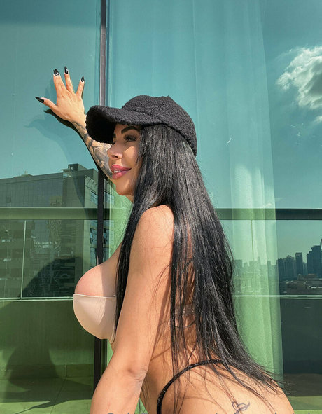 ariana xxl 可愛い女優 画像