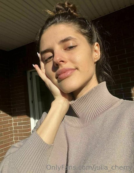 julia cherry モデル 画像