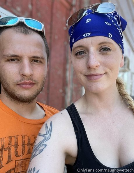 naughtyvettech ホット女優 写真