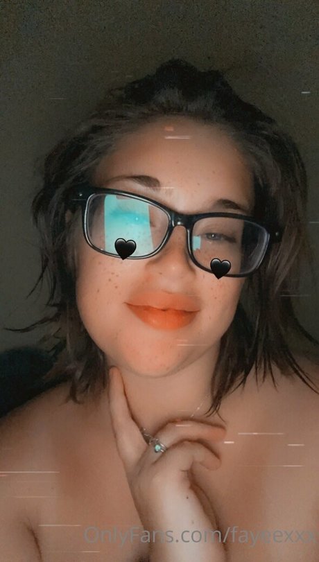 fayeexxx ポルノ女優 画像