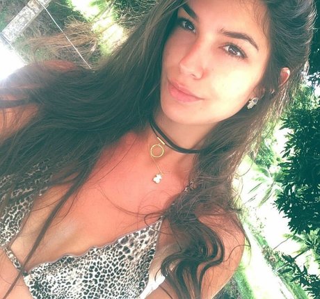 スクワットライディング オンリーファンズ ホットヌード 写真