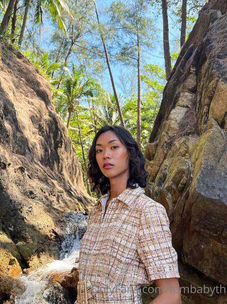 アニメガールズオンリーファン セクシー 写真