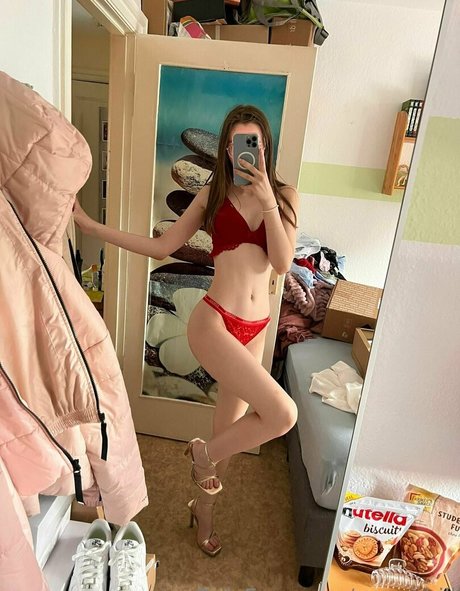 emmi hill ヌードモデル ギャラリー