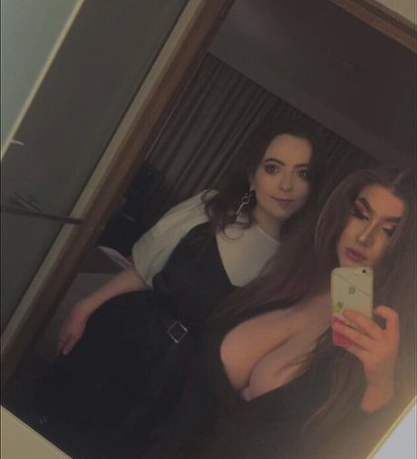 heys0phie 裸のモデル 画像