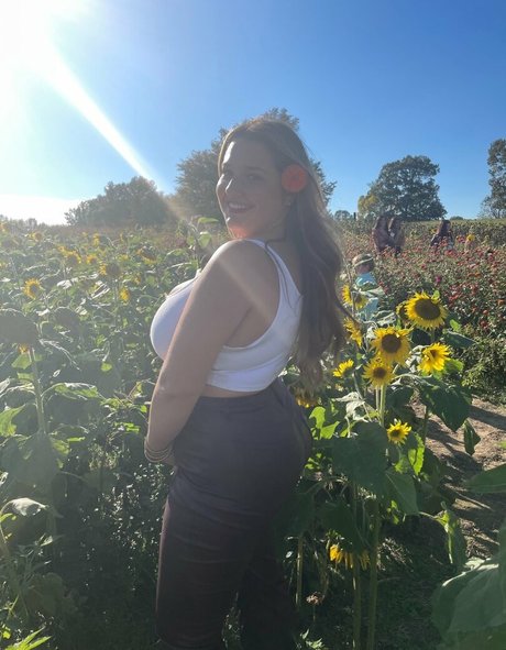 Grace H ポルノスター 写真