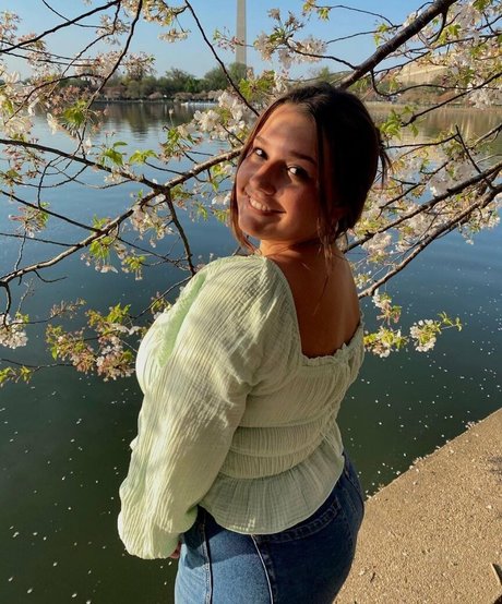 アラブ人妻オンリーファンズ 無料裸 ギャラリー