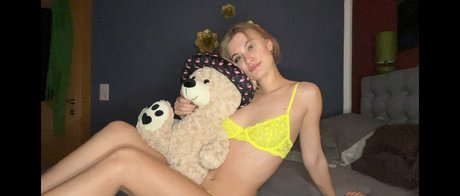 haaiileey XXXモデル 画像