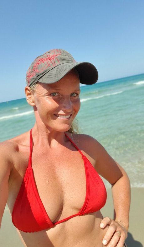 巨乳ヌードオンリーファンズ ホットポルノ 写真