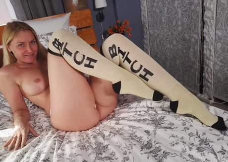 レズビアンマッサージオンリーファンズ ホットセクシー 画像