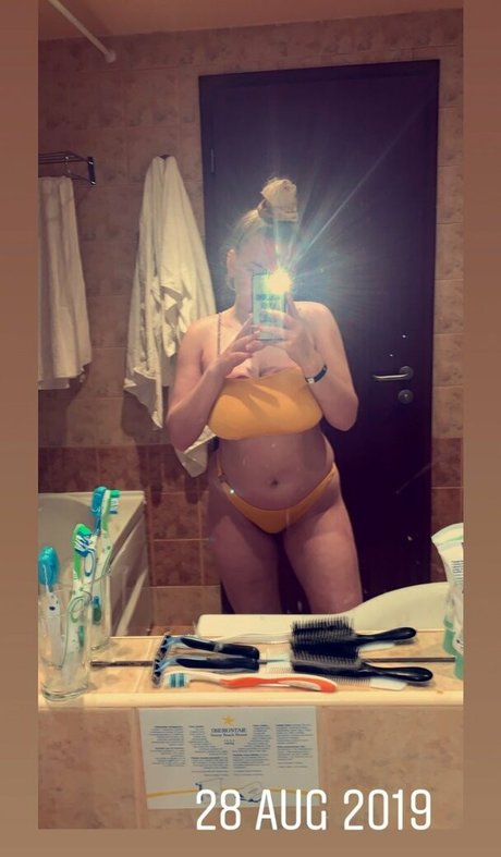 Emma H ポルノスター 写真