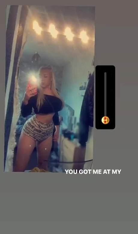 Emma H ポルノスター 写真