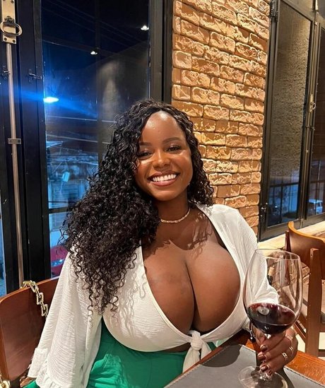 毛深いアジア人オンリーファンズ ポルノ ギャラリー