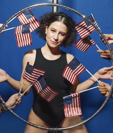 Ilana Glazer xxxスター 写真