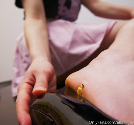 オイルを塗った巨乳オンリーファンズ パーフェクト 写真