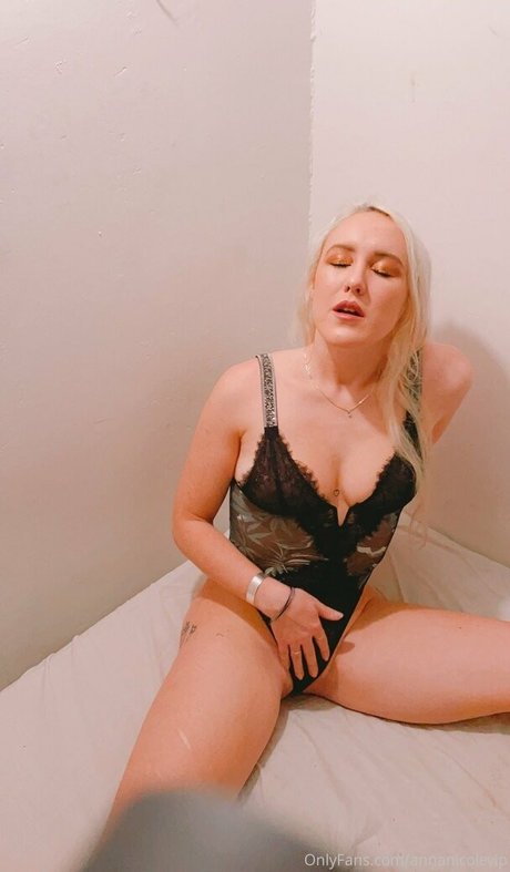 annanicolevip ポルノスター ヌード 画像