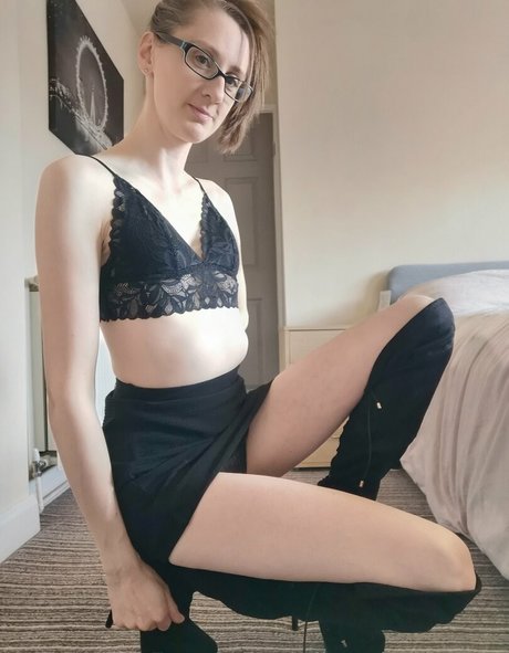 50歳以上のオンリーファンズ セクシーヌード 写真