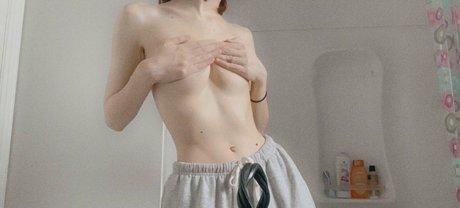 イギリスのおばあちゃんオンリーファンズ 美しい裸 写真