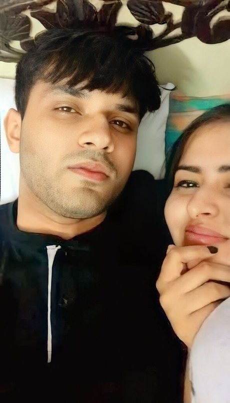 Muskan Malik 完璧なポルノスター 写真