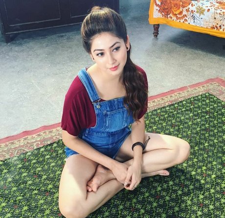 Alankrita Bora 美しい女優 画像