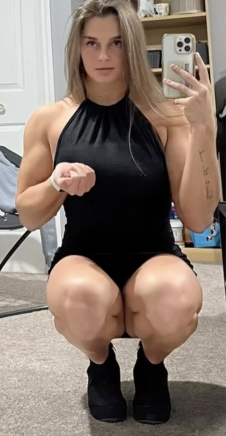 Janelle Jolicoeur トップ女優 写真